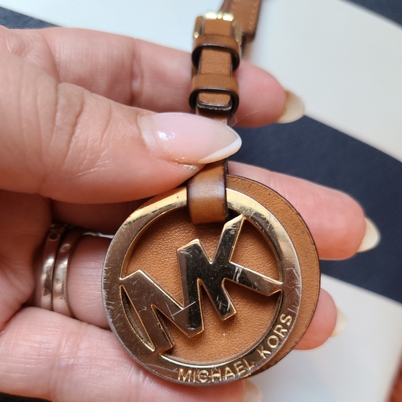 Michael Kors Jet Set Travel Stripe Tote & Wristlet - Picture 5 of 8